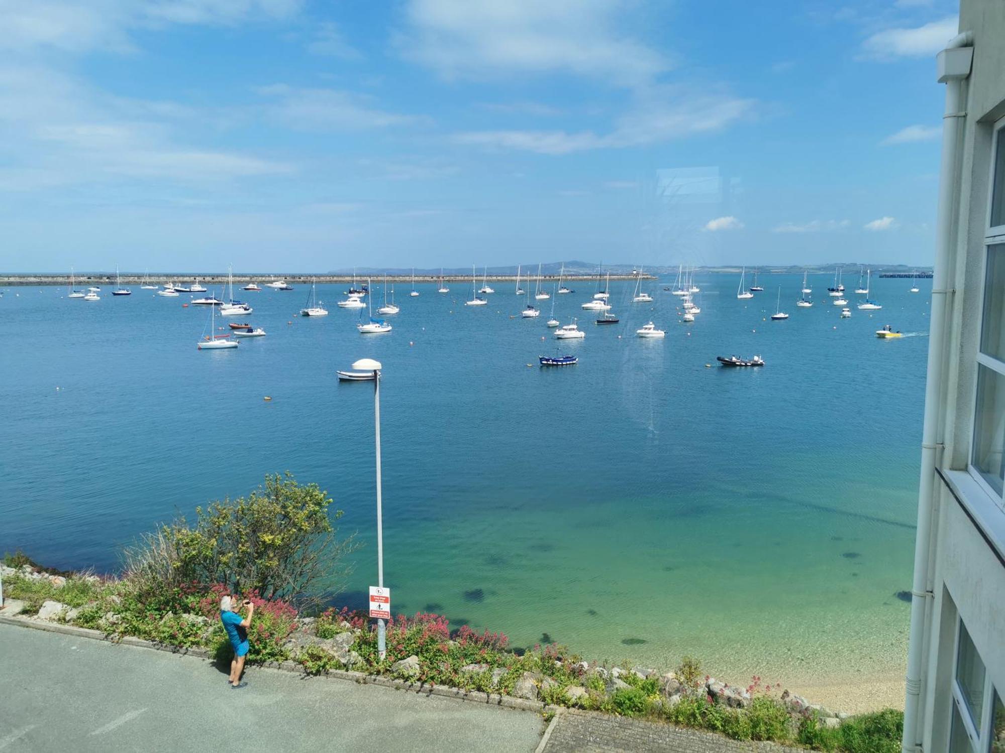 Marina Sea View Apt - Second Floor With Lift, Modern Holyhead Bagian luar foto